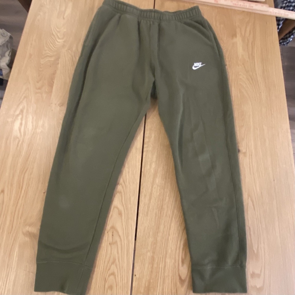 Nike Sportswear Club Fleece Joggers Mens Large Olive Green Sweatpants BV2671-327